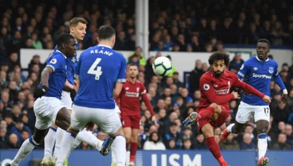 判罚准确吗？维萨单刀横传戈登打入空门，VAR判定维萨越位在先